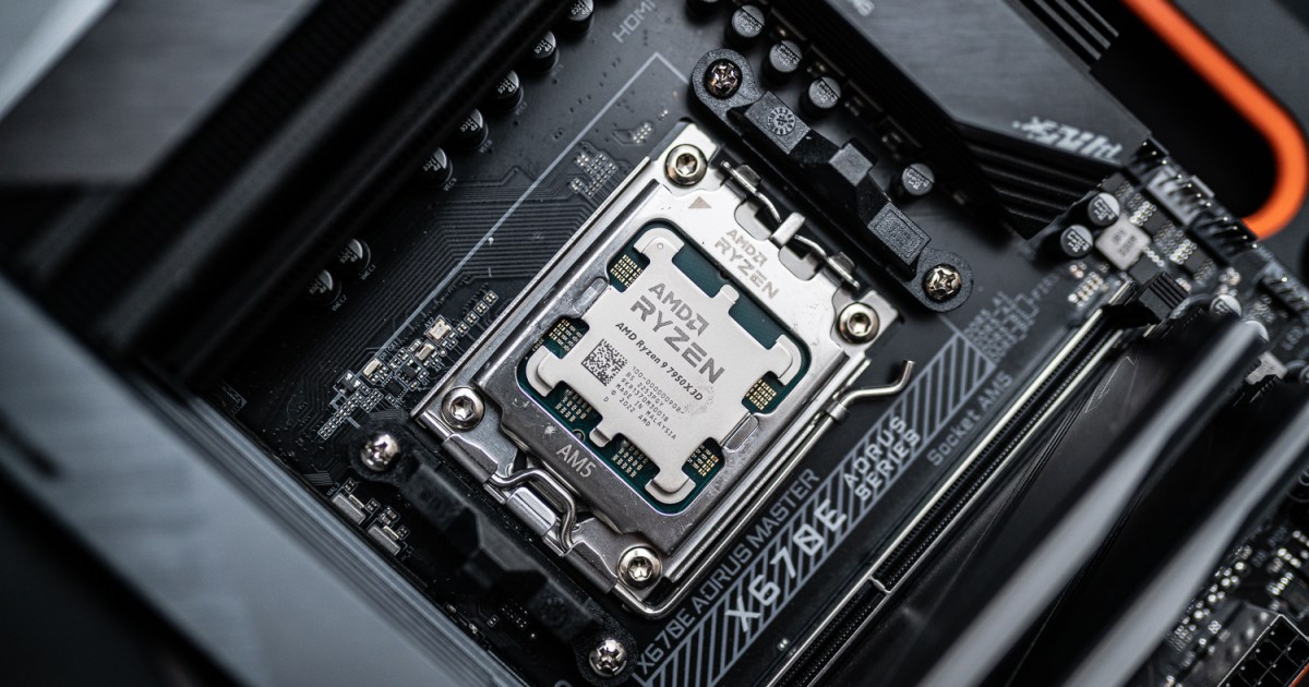 # Debes evitar el nuevo motherboard de AMD a toda costa En el mundo de la tecnologÃa, cada lanzamiento de componentes trae consigo expectativas y novedades. En esta ocasión, AMD ha presentado una serie de nuevos chipsets de placas base junto con los procesadores Ryzen 9000. Entre ellos, se encuentran los chipsets de la serie 800, cada uno con especificaciones particulares. El chipset X870 destaca por su compatibilidad con PCIe Gen 5 tanto para gráficos como para almacenamiento, además de requerir USB 4. Por otro lado, el nuevo chipset B850 ofrece PCIe Gen 5 opcional para la GPU y obligatorio para el almacenamiento. Sin embargo, hay una adición peculiar que debes evitar a toda costa: el chipset B840. A simple vista, el B840 parece una versión ligeramente inferior al B850, pero la realidad es que este chipset solo ofrece PCIe Gen 3 para almacenamiento y gráficos, lo cual representa un retroceso en comparación con el chipset A620. Esta caracterÃstica lo convierte en una opción inadecuada para aquellos que buscan un rendimiento óptimo. Es importante tener en cuenta la segmentación de caracterÃsticas que realiza AMD entre sus distintos chipsets. Mientras que la serie X ofrece todas las opciones avanzadas para overclocking, la serie B brinda un soporte más limitado pero aún permite el overclocking. Por otro lado, la serie A elimina la posibilidad de overclocking de la CPU en pos de una solución más económica. En este contexto, el chipset B840 rompe con esta dinámica de forma significativa. En el ámbito de almacenamiento, la preocupación se centra en la ausencia de soporte para PCIe Gen 4 en el B840, a pesar de ser una tecnologÃa ampliamente adoptada en la actualidad. La mayorÃa de las unidades de estado sólido utilizan PCIe Gen 4, lo que influye directamente en el rendimiento, especialmente con tarjetas gráficas de gama baja que pueden verse limitadas por la velocidad de PCIe. En resumen, si bien el B840 puede considerarse como un chipset de nivel básico que aún permite el overclocking de la memoria y ofrece USB 3.2, su falta de compatibilidad con PCIe Gen 4 lo coloca en una posición desfavorable en comparación con otras opciones en el mercado. Es fundamental analizar detenidamente las especificaciones antes de adquirir una placa con este chipset, ya que su rendimiento podrÃa no estar a la altura de las expectativas. Con la llegada de la serie 800 de AMD, es crucial estar informado sobre las diferencias entre los distintos chipsets y elegir sabiamente según las necesidades y preferencias de cada usuario. Recuerda, la elección de un motherboard adecuado es esencial para garantizar un rendimiento óptimo de tu sistema. Evita el nuevo chipset B840 de AMD si buscas un desempeño acorde a las últimas tecnologÃas disponibles en el mercado. No te arriesgues con un componente que podrÃa no cumplir con tus expectativas en términos de velocidad y eficiencia. Si tienes alguna duda o comentario sobre este tema, ¡compártelo con nosotros! Tu opinión es importante para nosotros. ¡Gracias por leernos!